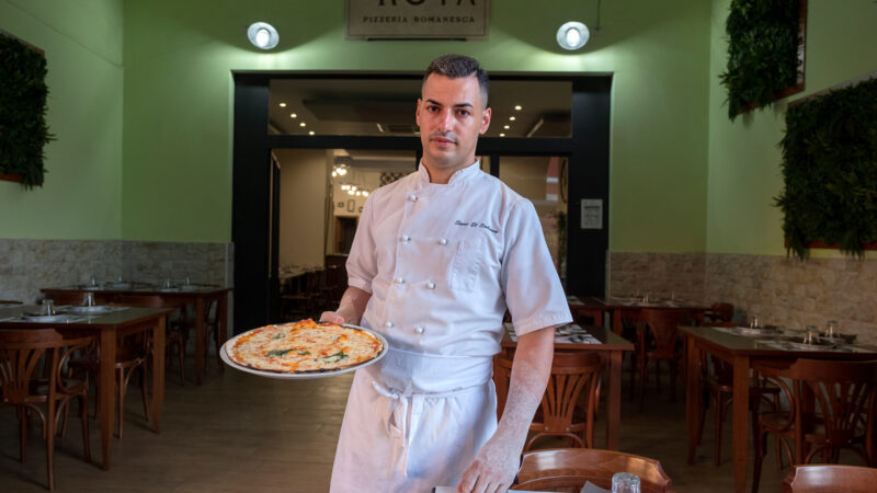 Pizza Cheff Sami El Sabawy in the A Rota pizza restaurant