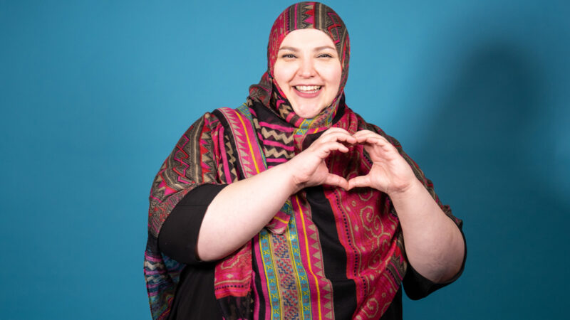 Fatiha el-Ghourri standup comedian Muslim hijab