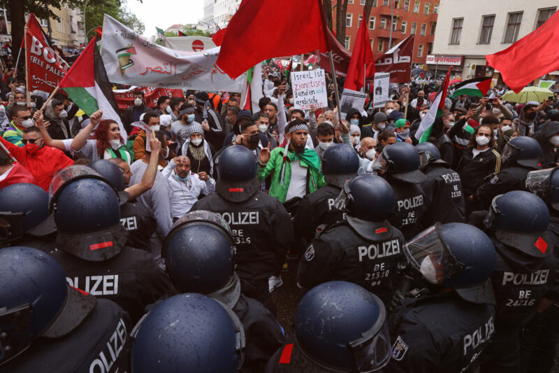 Critics question the backstory of one of Germany’s leading counter-extremists