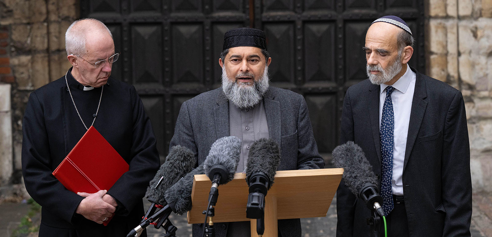 (left to right) Archbishop of Canterbury Justin Welby, Sheikh Ibrahim Mogra and Rabbi Jonathan Wittenberg make a statement at Lambeth Palace in London, urging peace between faith communities in the UK, following the conflict between Israel and Hamas. Picture date: Tuesday October 17, 2023.