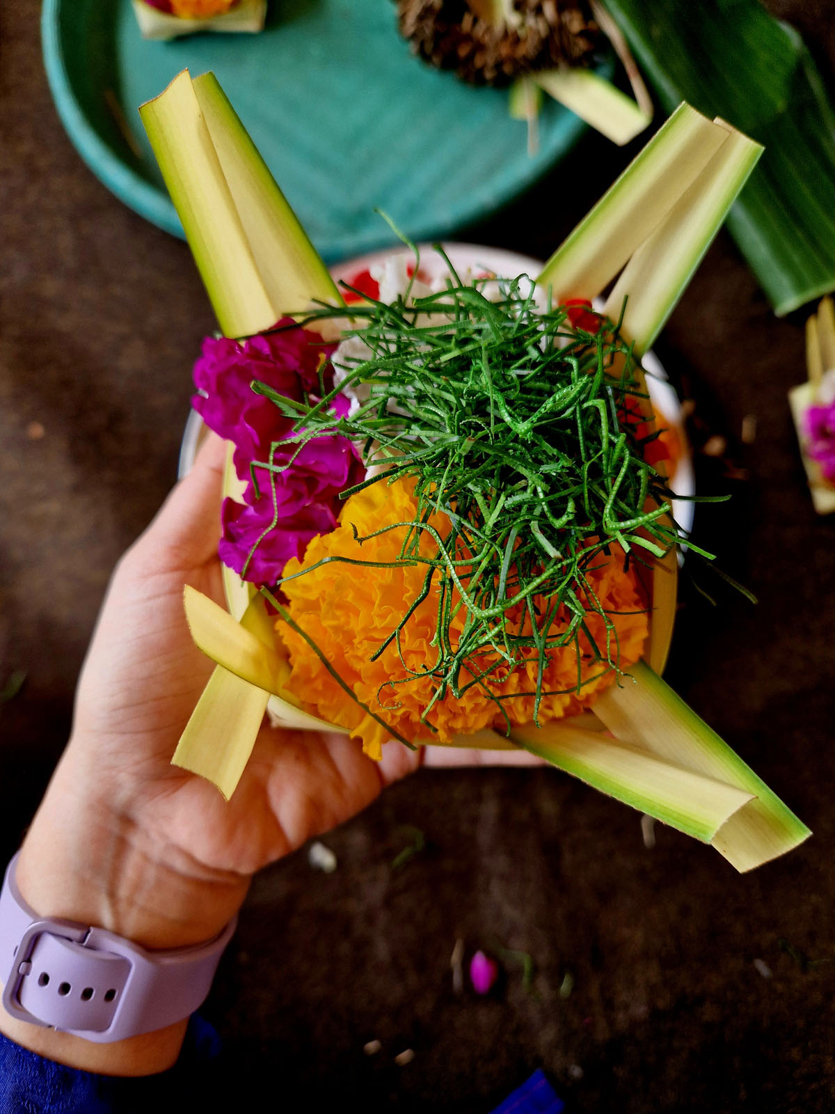 Canang sari, a daily offering by Balinese Hindus to thank their gods.