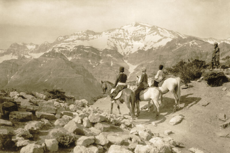 US journalist Marguerite Harrison (centre) with Bakhtiari chief Haider Khan and his son Lufta during the filming of Grass: A Nation's Battle for Life.