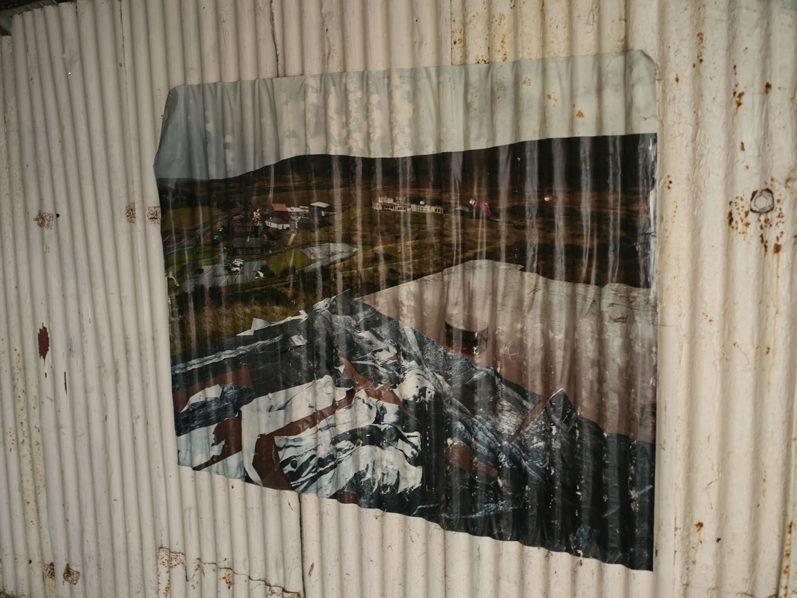Image from photographer Mohamed Hassan's book Our Hidden Room