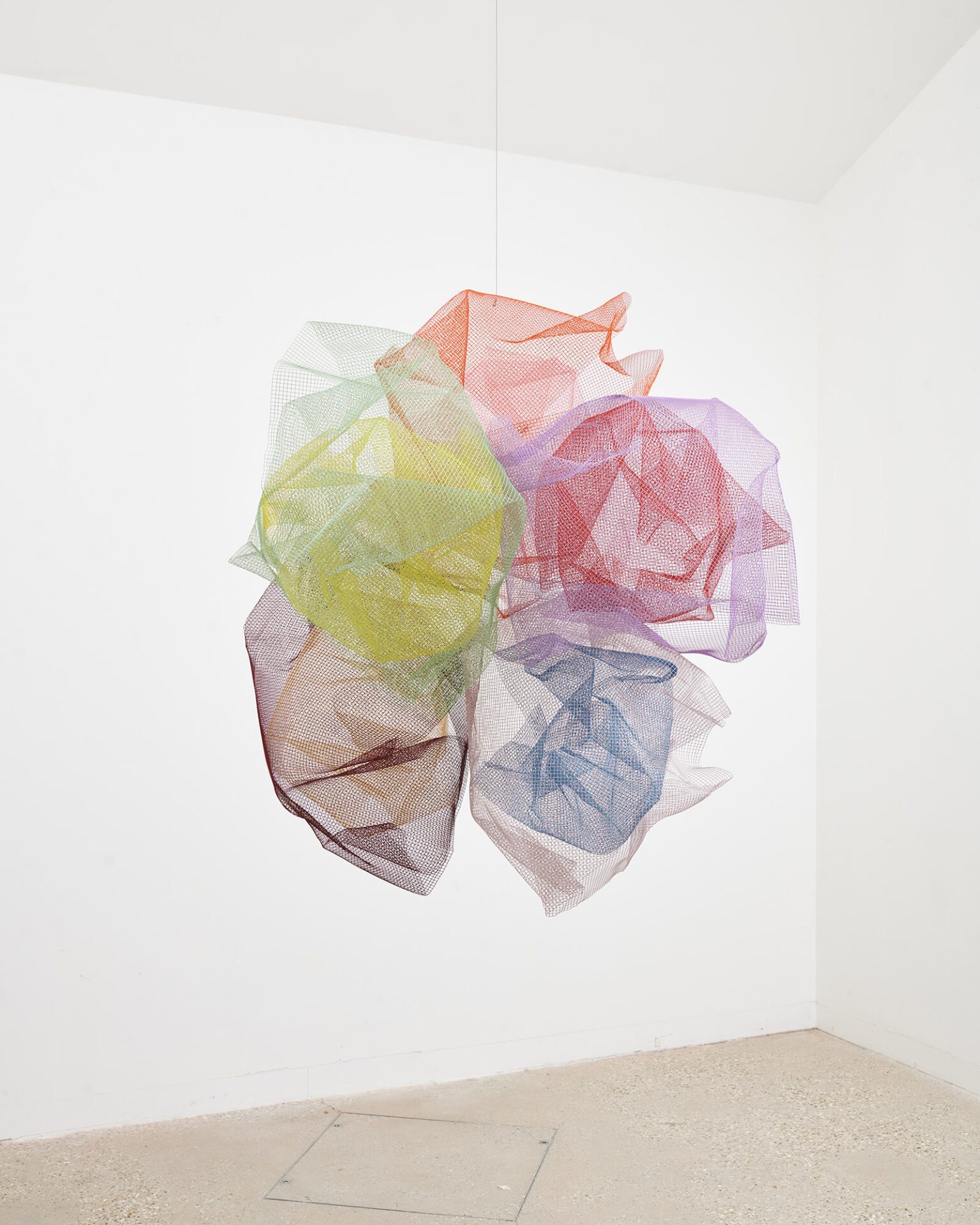 Rana Begum, No.1337 Mesh (2023).
Powder-coated galvanised mesh.
Courtesy Begum Studio.