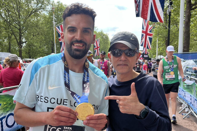 Mete Coban with Sadiq Khan after the London Marathon in 2025